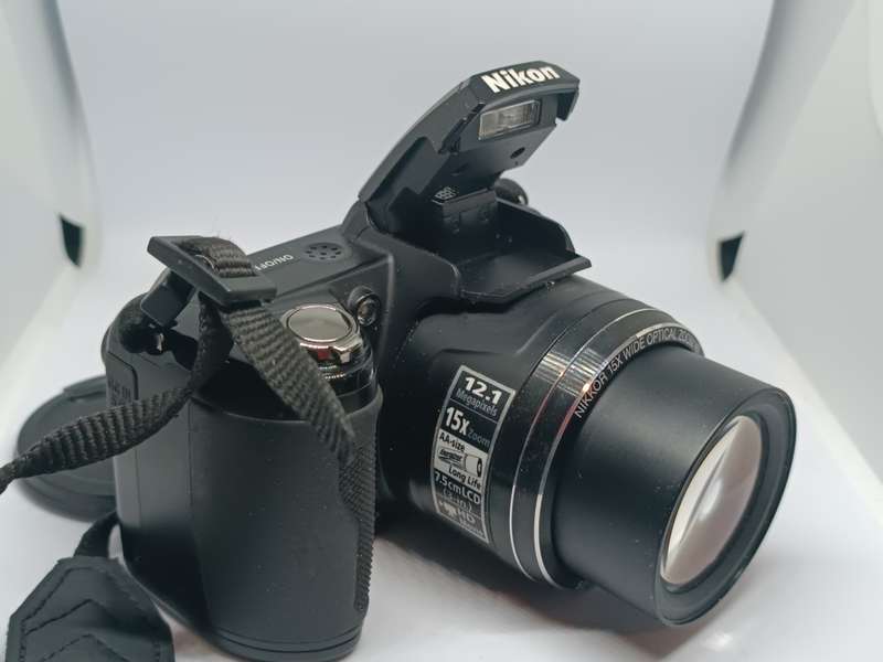 Nikon Coolpix L110 - 12.1MP - 15x Zoom - Digital Camera