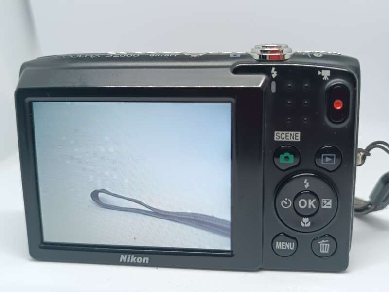 Nikon Coolpix S2800 - 20.1MP - 5x Zoom - Digital Camera