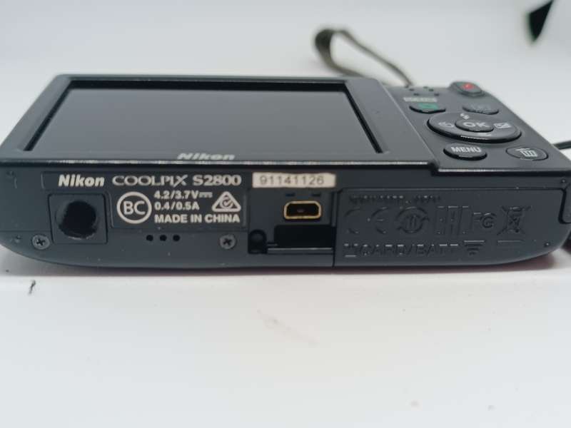Nikon Coolpix S2800 - 20.1MP - 5x Zoom - Digital Camera