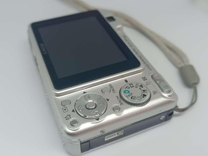 Sony Cyber-shot DSC-W130 - 8.1MP - 5x Zoom - Digital Camera