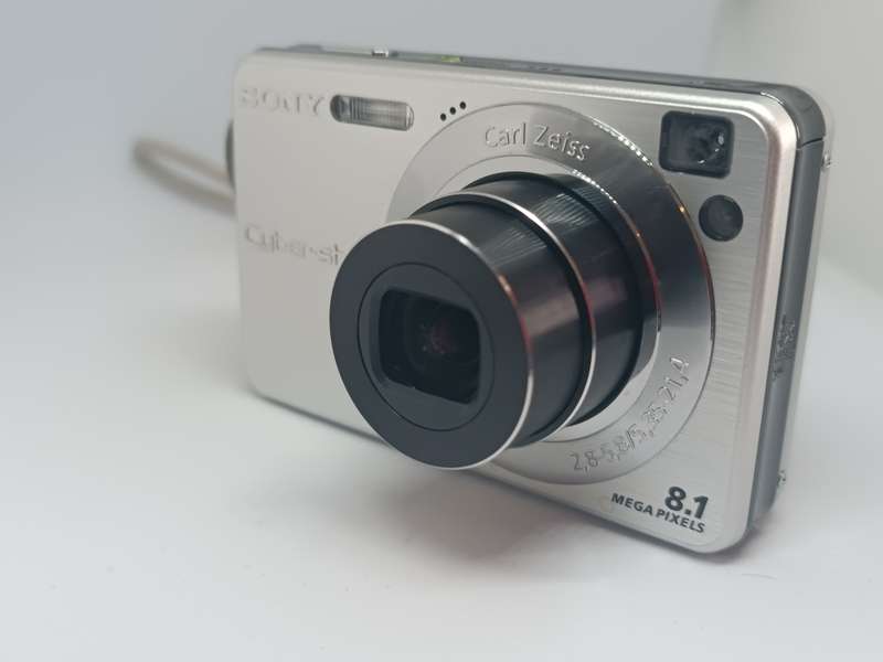 Sony Cyber-shot DSC-W130 - 8.1MP - 5x Zoom - Digital Camera