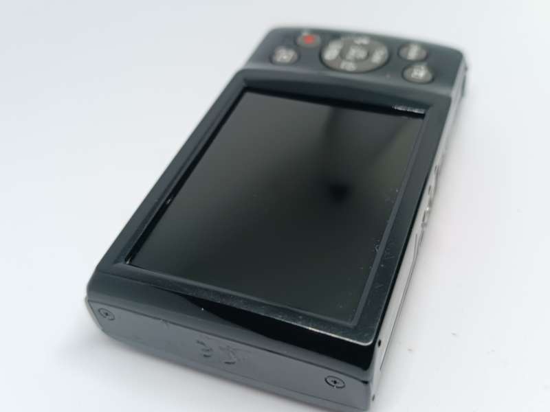 Canon IXUS 185 (NO BATTERY) - 20MP - 8x Zoom - Digital Camera