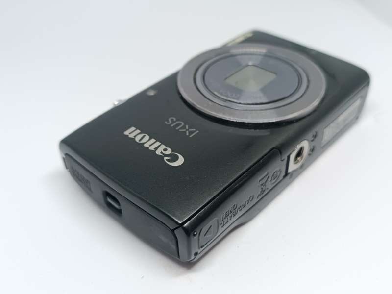 Canon IXUS 160 - 20MP - 8x Zoom - Digital Camera