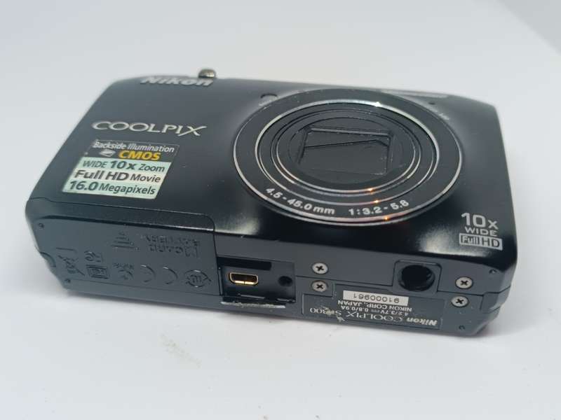 Nikon Coolpix S6300 (NO BATTERY) - 16MP - 10x Zoom - Digital Camera