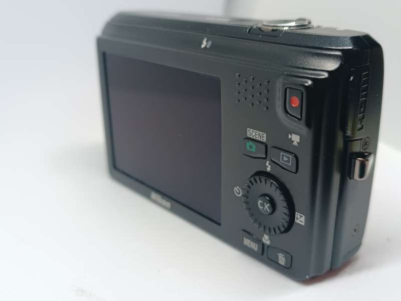 Nikon Coolpix S6300 (NO BATTERY) - 16MP - 10x Zoom - Digital Camera