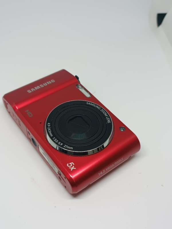Samsung ES91 - 14.2MP - 5x Zoom - Digital Camera