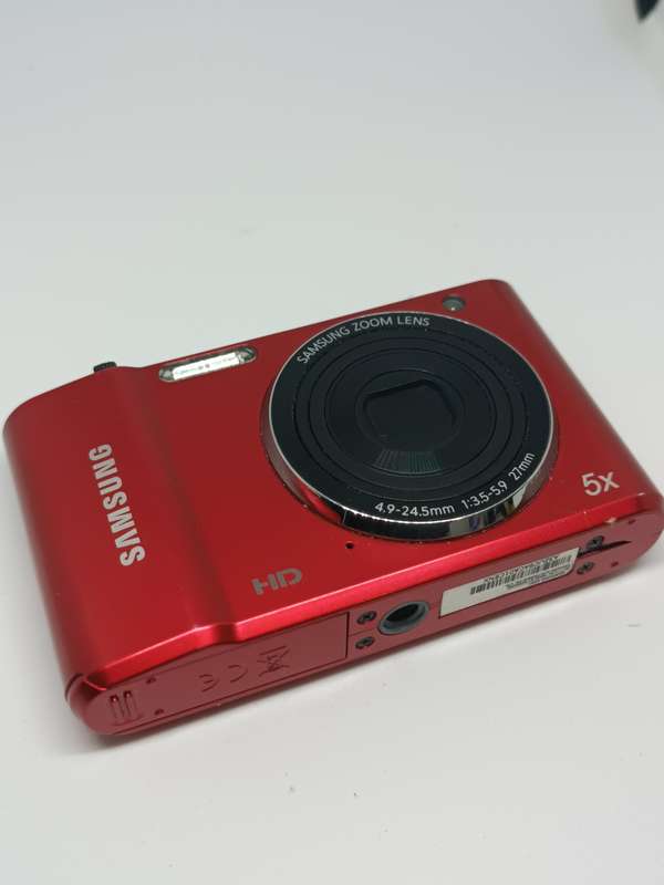 Samsung ES91 - 14.2MP - 5x Zoom - Digital Camera