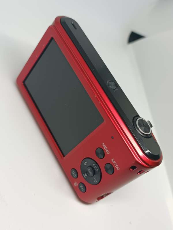 Samsung ES91 - 14.2MP - 5x Zoom - Digital Camera