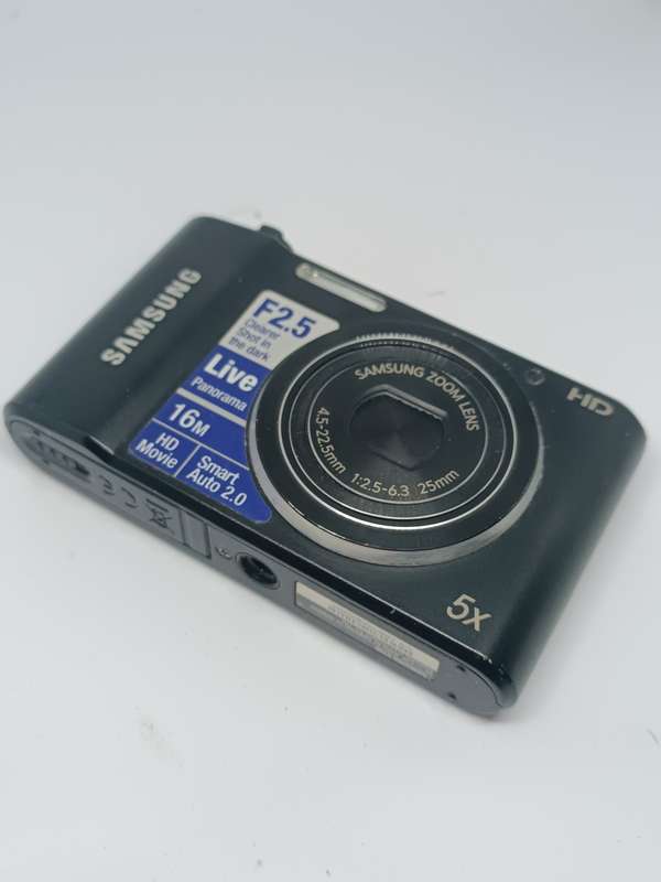 Samsung ST66 - 16MP - 5x Zoom - Digital Camera