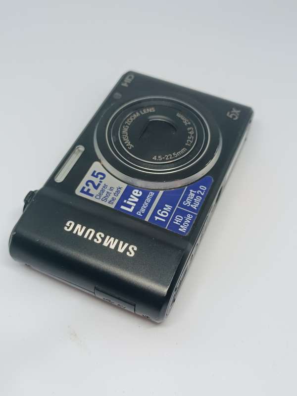 Samsung ST66 - 16MP - 5x Zoom - Digital Camera