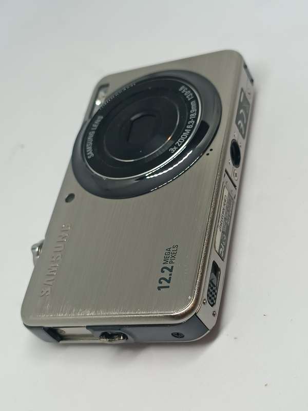 Samsung ST50 - 12.2MP - 3x Zoom - Digital Camera