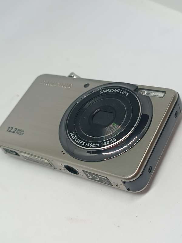 Samsung ST50 - 12.2MP - 3x Zoom - Digital Camera