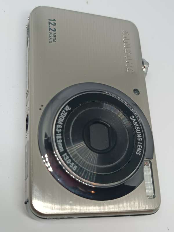 Samsung ST50 - 12.2MP - 3x Zoom - Digital Camera