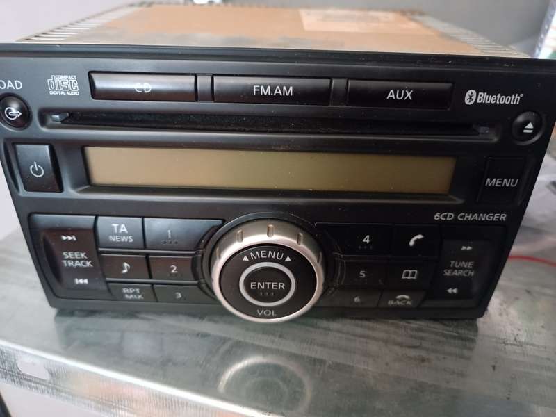 Nissan Navara D40 Frontloader CD/Radio/BT