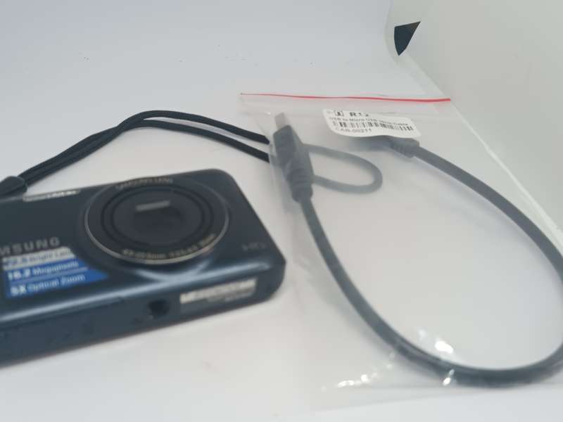 Samsung ES96 - 16.2MP - 5x Zoom - Digital Camera