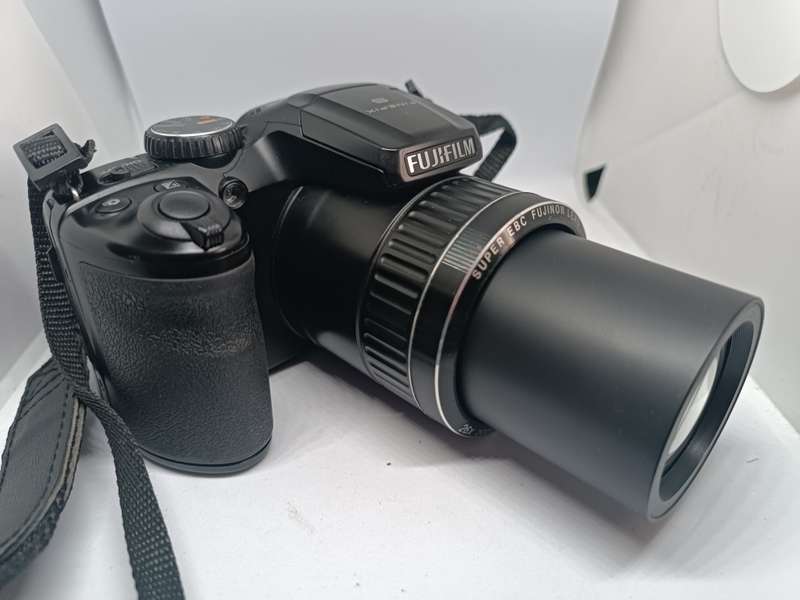 Fujifilm Finepix S4600 - 16MP - 26x Zoom - Digital Camera