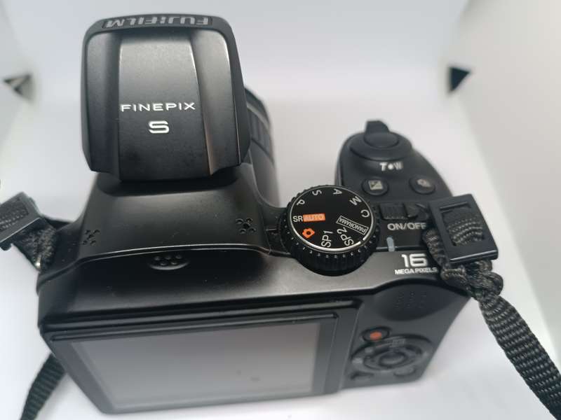 Fujifilm Finepix S4600 - 16MP - 26x Zoom - Digital Camera