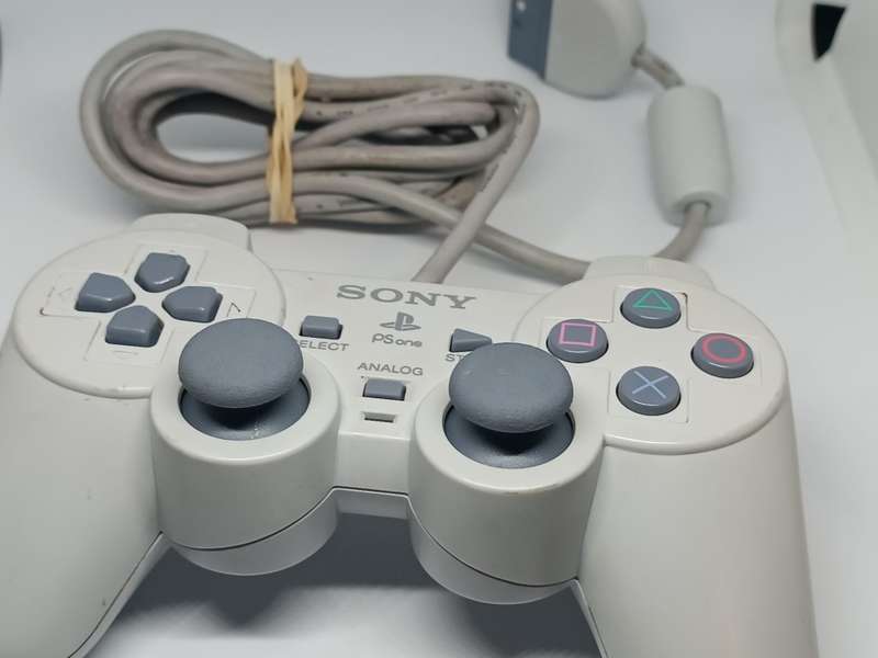 Sony PlayStation 1 Console  SCPH-102 COLLECTORS ITEM- Excellent condition