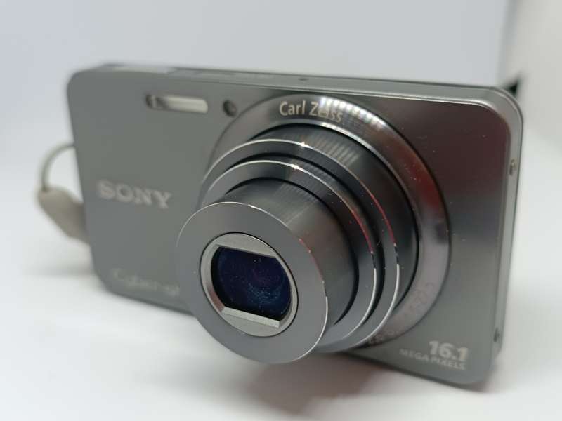 Sony Cyber-shot DSC W570 - 16.1MP - 5x Zoom - Digital Camera