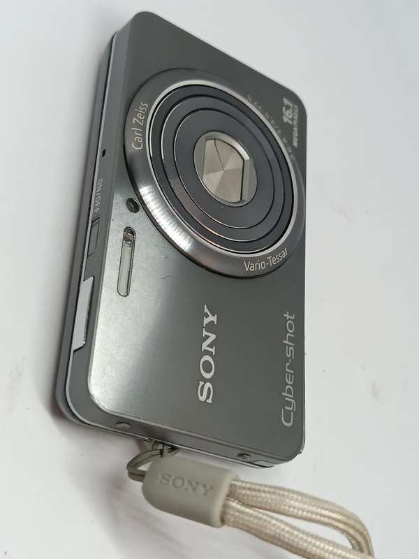 Sony Cyber-shot DSC W570 - 16.1MP - 5x Zoom - Digital Camera