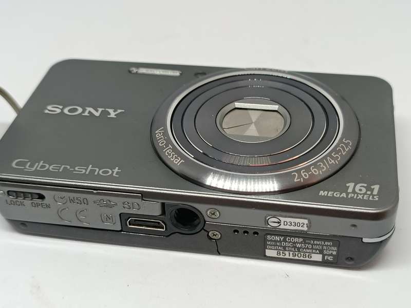Sony Cyber-shot DSC W570 - 16.1MP - 5x Zoom - Digital Camera