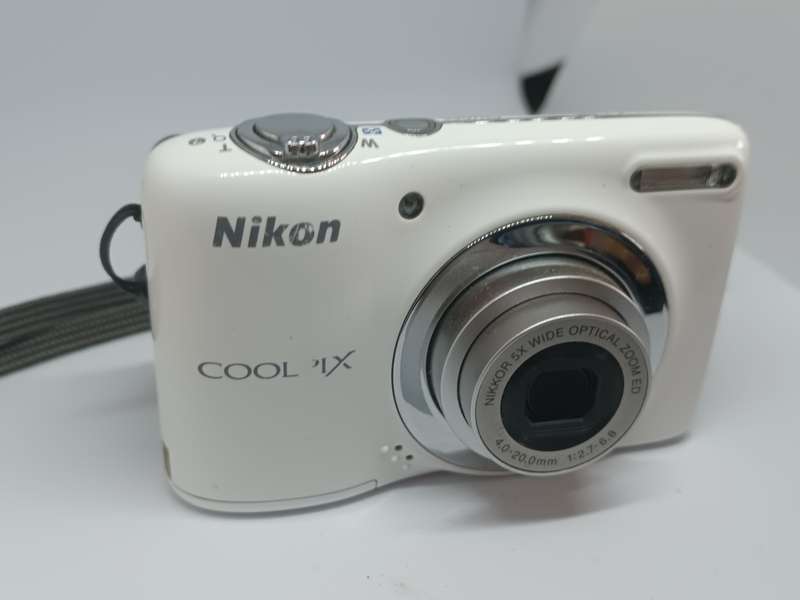 Nikon Coolpix L25 - 10MP - 5x Zoom - Digital Camera