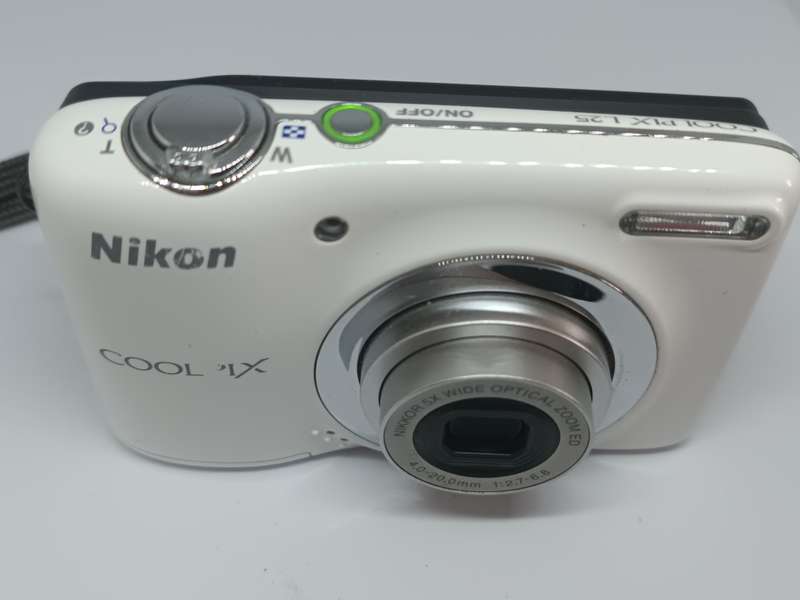 Nikon Coolpix L25 - 10MP - 5x Zoom - Digital Camera
