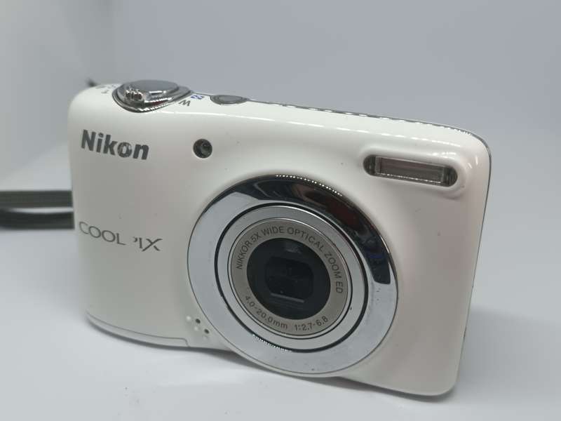 Nikon Coolpix L25 - 10MP - 5x Zoom - Digital Camera