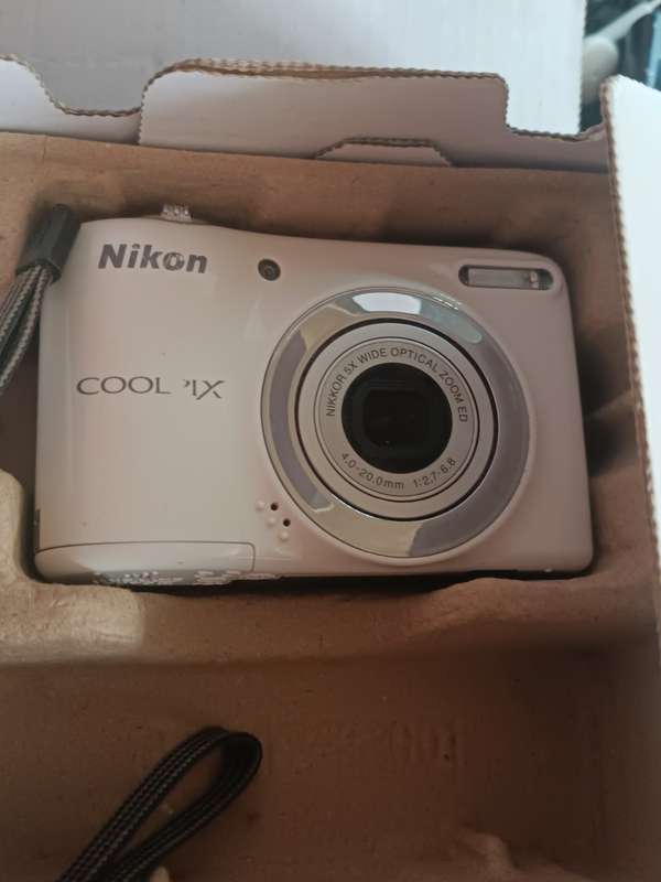 Nikon Coolpix L25 - 10MP - 5x Zoom - Digital Camera
