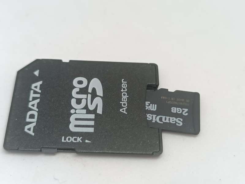 Micro SANDISK 2GB SDHC WITH ADAPTER