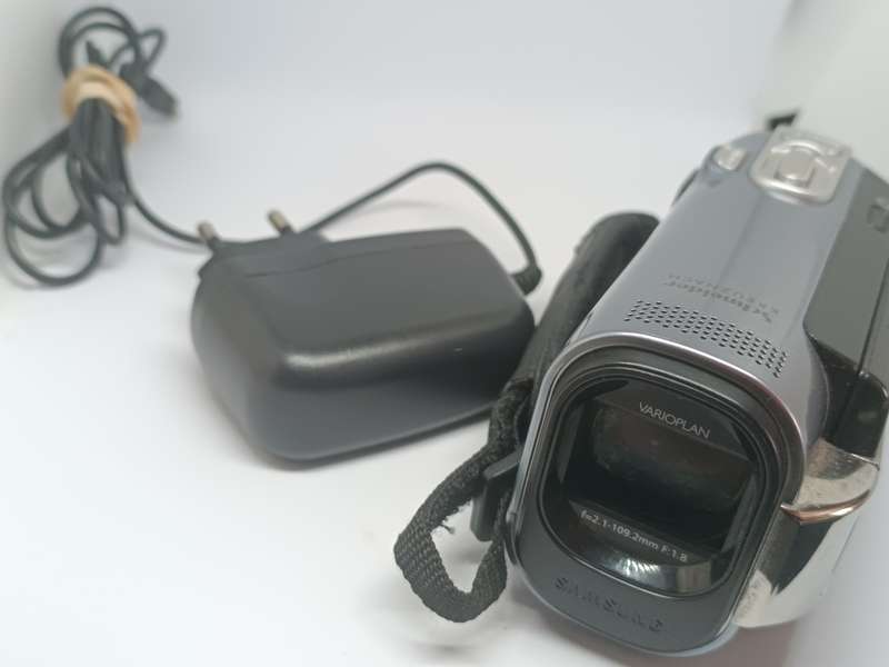 Samsung SMX-F40 Digital Memory Camcorder
