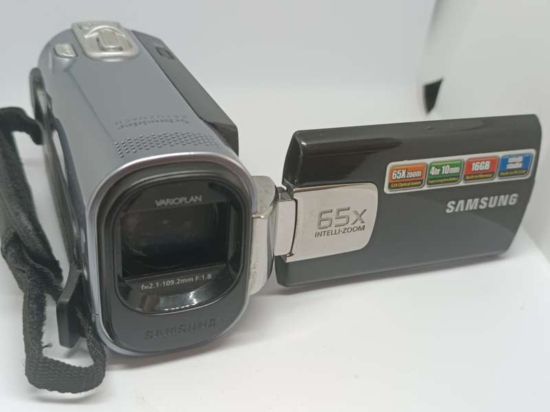 Samsung SMX-F40 Digital Memory Camcorder