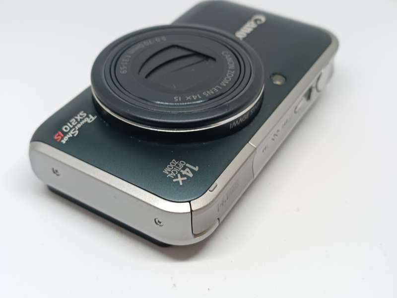 Canon POWERSHOT SX210iS - 14.1MP - 14x Zoom - Digital Camera