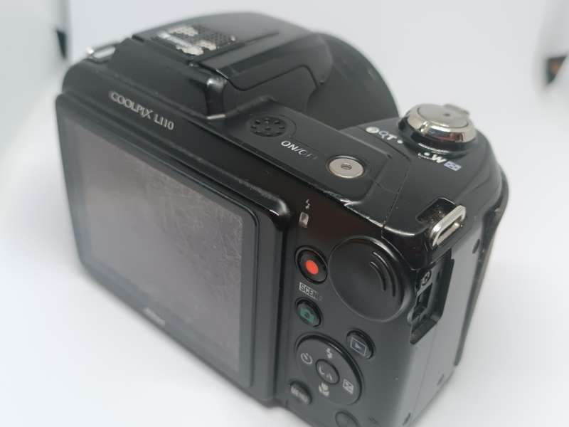 Nikon Coolpix L110 - 12.1MP - 15x Zoom - Digital Camera