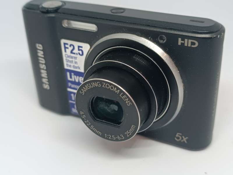 Samsung ST66 - 16MP - 5x Zoom - Digital Camera