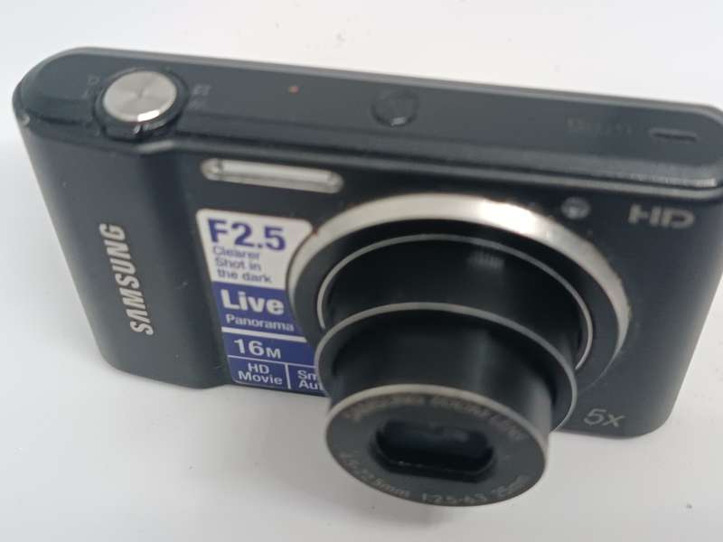 Samsung ST66 - 16MP - 5x Zoom - Digital Camera