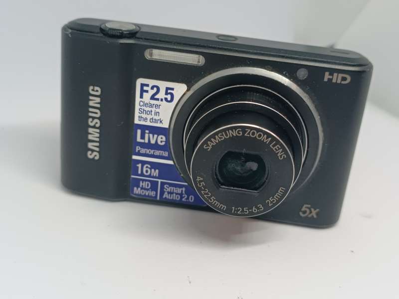 Samsung ST66 - 16MP - 5x Zoom - Digital Camera