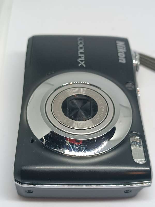 Nikon L22 - 12MP - 3.6x Zoom - Digital Camera
