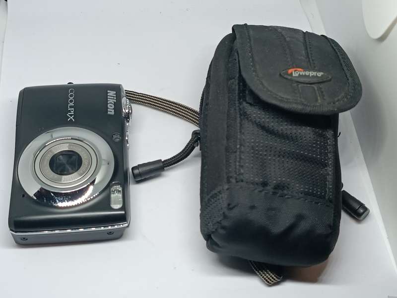 Nikon L22 - 12MP - 3.6x Zoom - Digital Camera