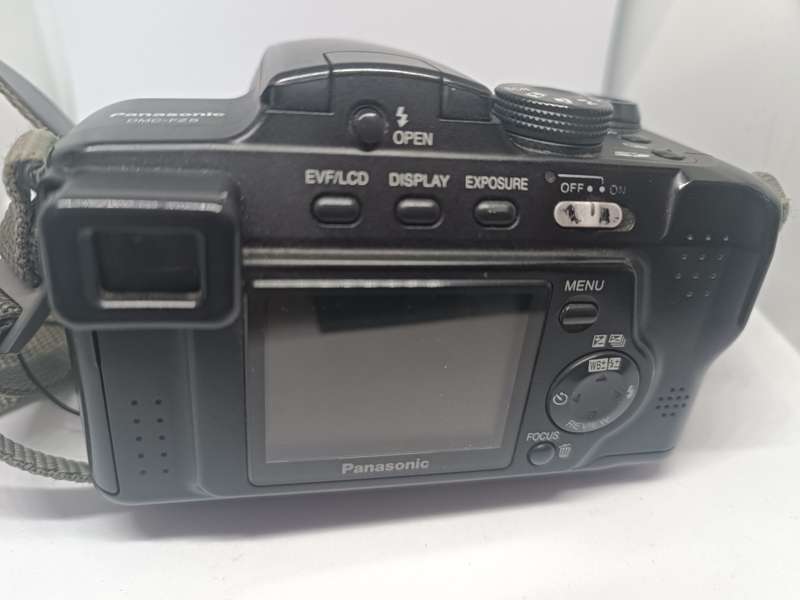 Panasonic Lumix DMC FZ5 - 5MP - 12x Zoom - Digital Camera