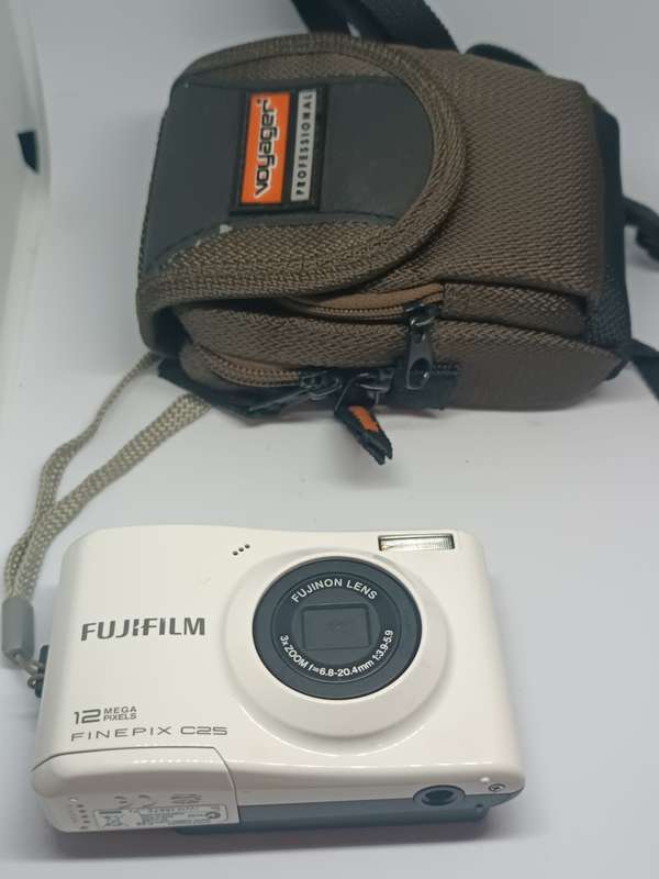 Fujifilm FinePix C25 - 12MP - 3x Zoom - Digital Camera