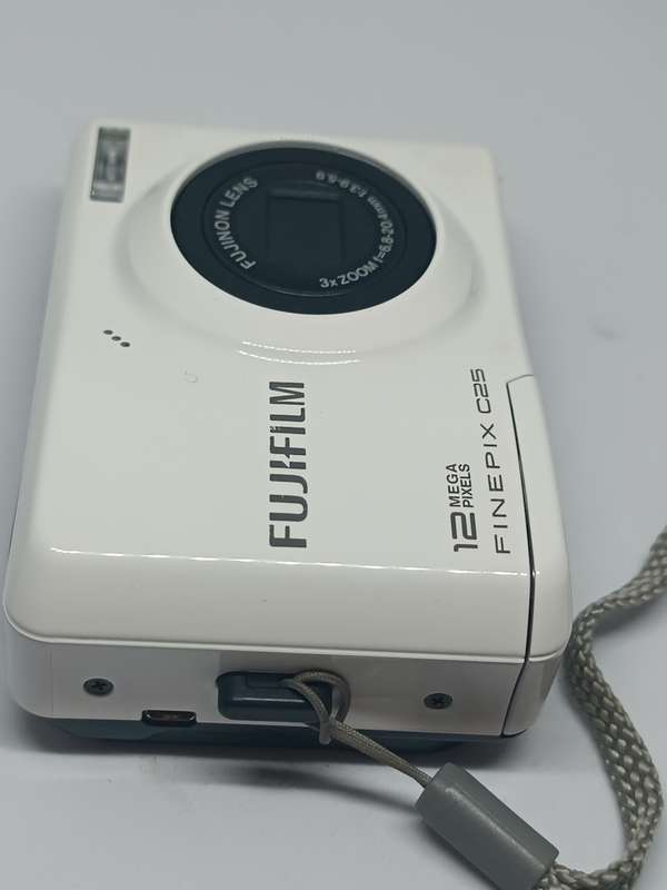Fujifilm FinePix C25 - 12MP - 3x Zoom - Digital Camera