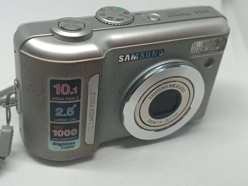 Samsung S1000 - 10.1MP - 3x Zoom - Digital Camera