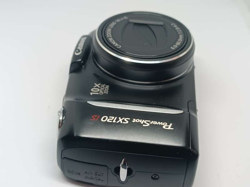 Canon POWERSHOT SX120iS - 10MP - 10x Zoom - Digital Camera