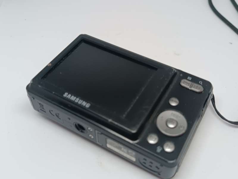 Samsung ES55 - 10.2MP - 3x Zoom - Digital Camera