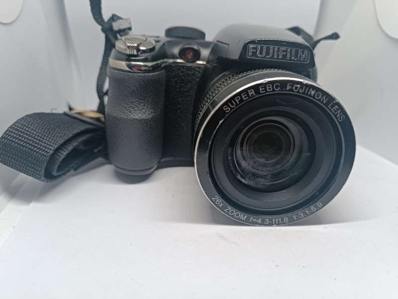 Fujifilm Finepix S4300 - 14MP - 26x Zoom - Digital Camera