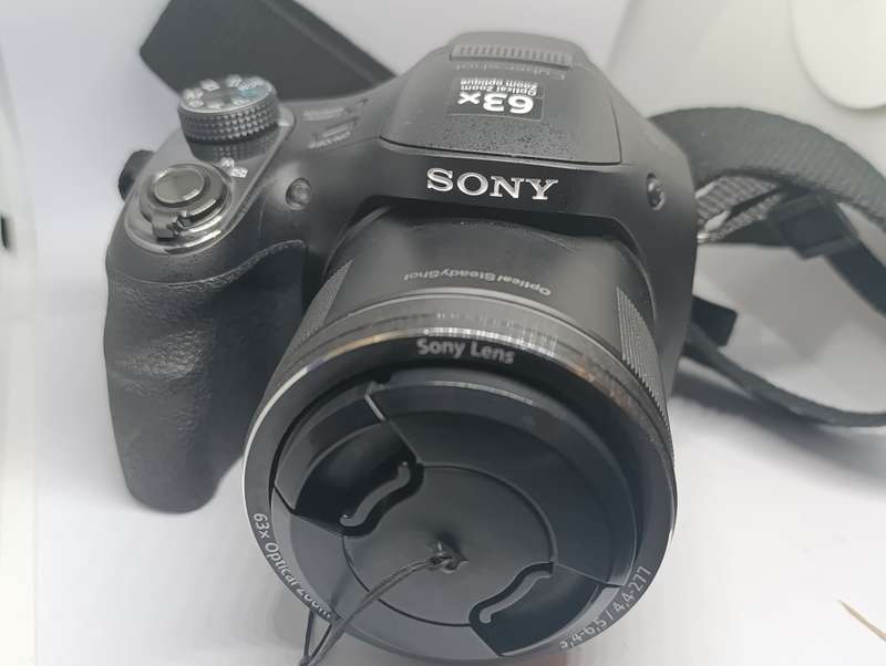 Sony Cyber-Shot DSC H400 - 20.1MP - 63x Zoom - Digital Camera