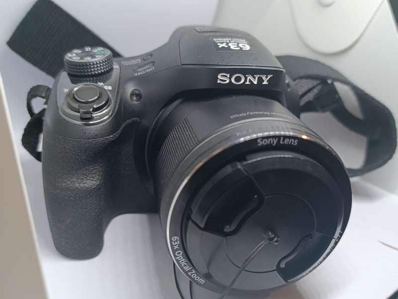 Sony Cyber-Shot DSC H400 - 20.1MP - 63x Zoom - Digital Camera
