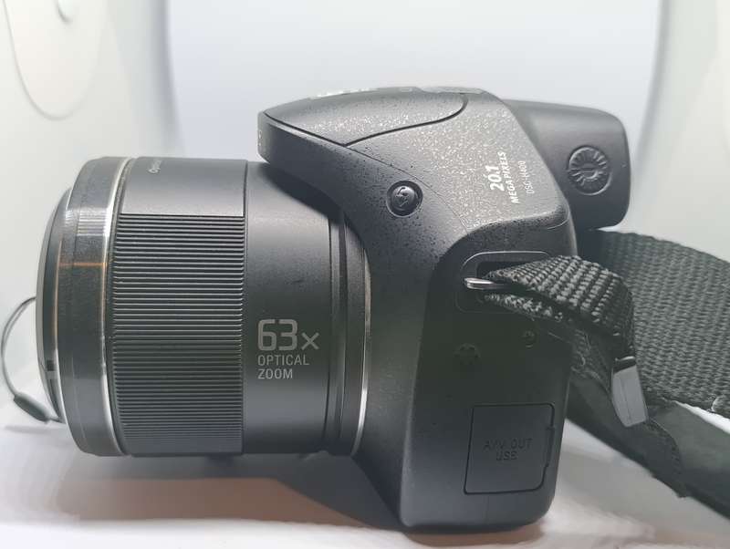 Sony Cyber-Shot DSC H400 - 20.1MP - 63x Zoom - Digital Camera