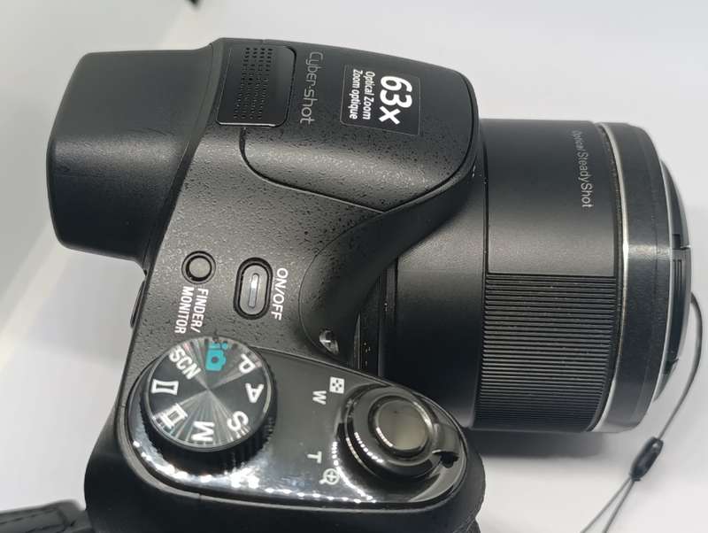 Sony Cyber-Shot DSC H400 - 20.1MP - 63x Zoom - Digital Camera